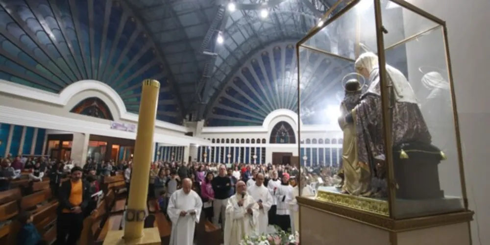 No dia de Senhora Sant’Ana, 26 de julho, às 10 horas, a procissão sairá da igreja Nossa Senhora do Rosário, seguindo em direção à Catedral, onde será celebrada missa