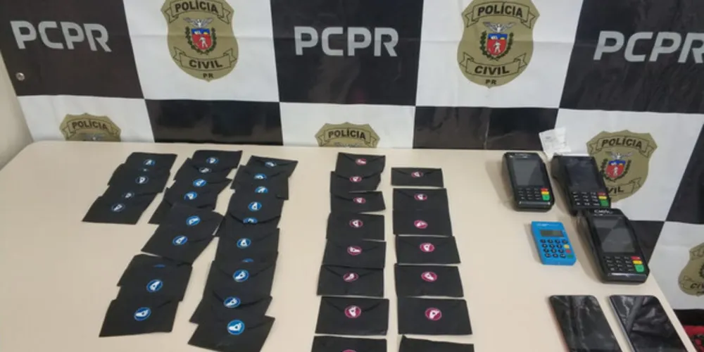 Equipes policiais apreenderam drogas e três armas de fogo