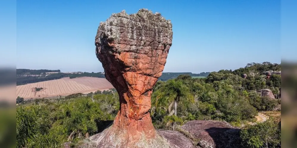 O Parque Estadual de Vila Velha está a uma hora de Curitiba