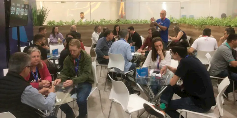 Ação aproximou empreendedores com potenciais compradores do setor do varejo no evento, em Curitiba