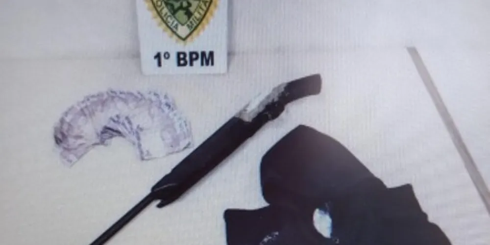 Homem foi preso com espingarda e R$ 145