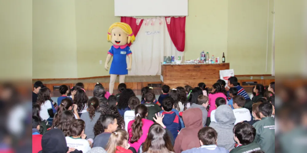 Visitas são realizadas na rede municipal de ensino