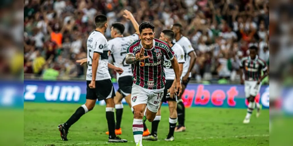 No primeiro tempo, o Tricolor teve 77% de posse de bola