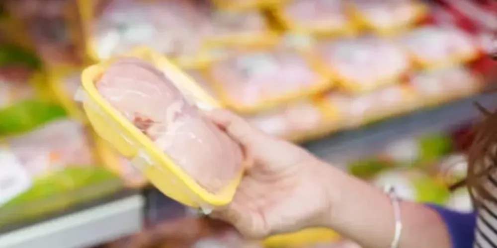 Carga de frango estava congelada