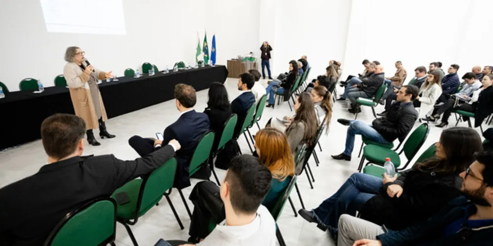 Lideranças discutiram o tema na Acipg.