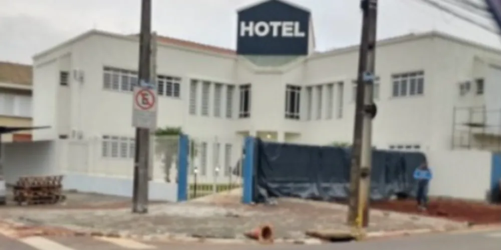 Imóvel já está com uma placa de 'Hotel'
