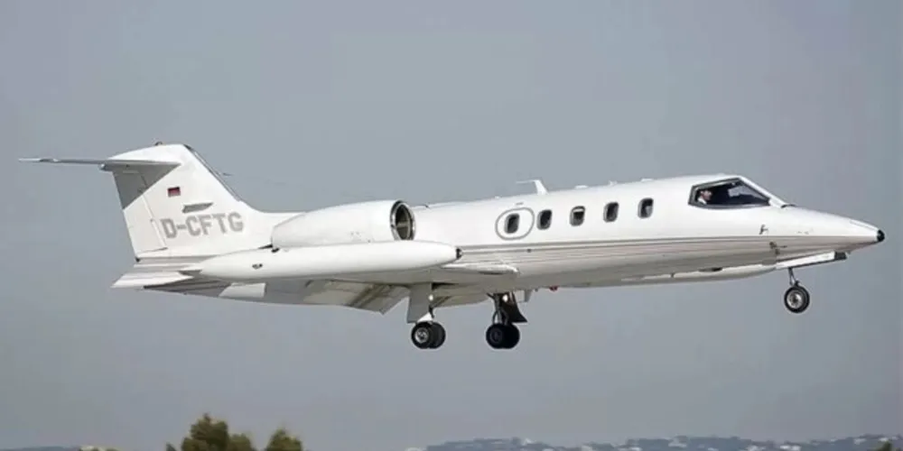 Apesar de ter o direito de fretar aeronaves, parlamentares podem realizar viagens em voos comerciais com a verba da cota