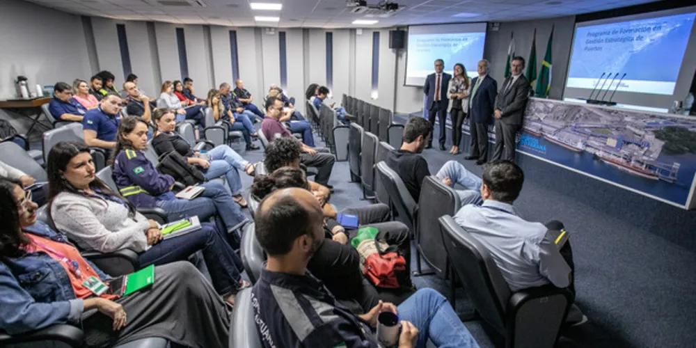Esses cursos têm auxiliado no processo de arrendamento das áreas portuárias