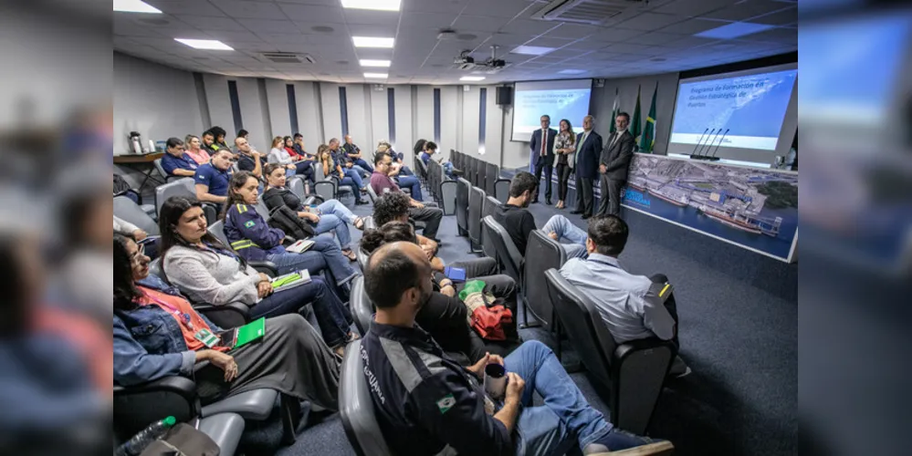 Esses cursos têm auxiliado no processo de arrendamento das áreas portuárias