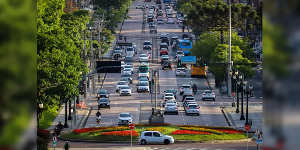 Caso seja flagrado circulando com um veículo que não esteja devidamente licenciado, o motorista estará cometendo uma infração de trânsito gravíssima