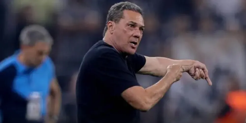 Treinador estava no clube desde março