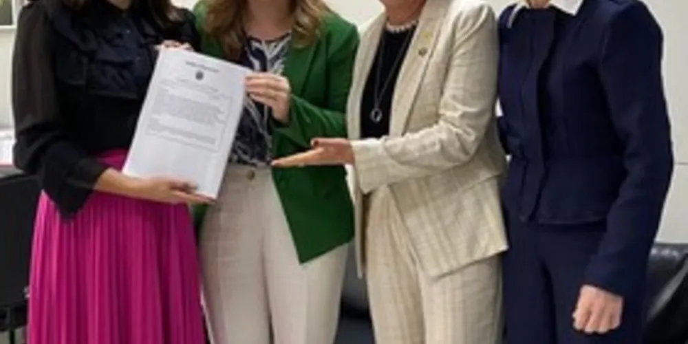 Entrega foi realizada nesta segunda