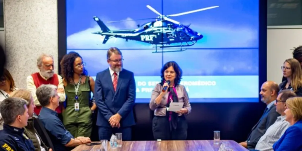 A visita contou com diversas autoridades e definiu 1º de agosto como início do serviço no estado