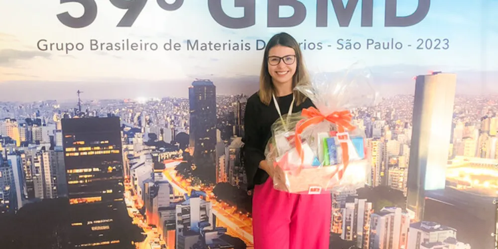 O prêmio foi recebido em julho, em São Paulo, no evento que reúne pesquisadores brasileiros na área de materiais dentários