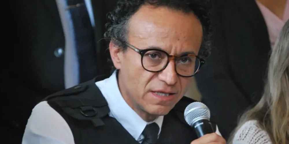 Zurita também é jornalista e denunciou corrupção no país