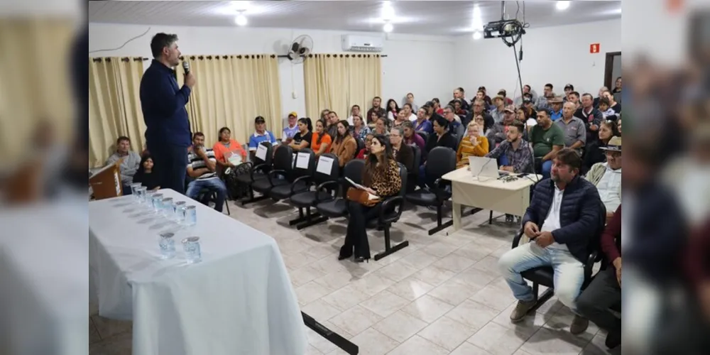 Prefeito Renam na abertura do Programa Moradia Legal em Cândido de Abreu