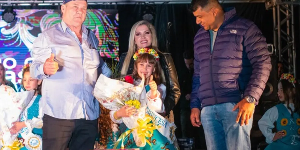 Coroação das majestades aconteceu no sábado (05)