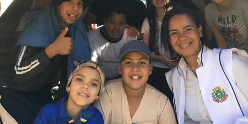 Professora Jéssica Cristina foi uma das escolhidas entre 256 docentes do Paraná