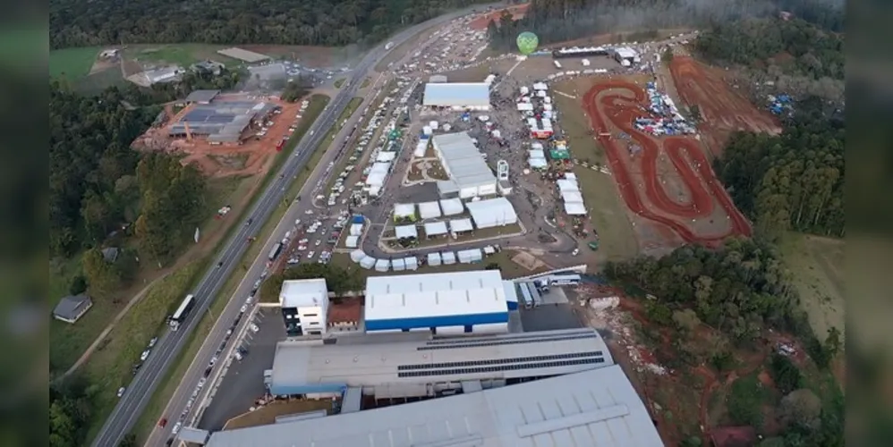 Festa acontece no Centro de Eventos Terra das Cachoeiras Gigantes, na BR-373