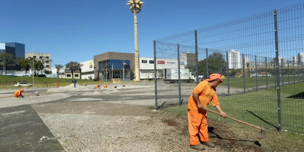 Nesta primeira parte, os trabalhos estão concentrados na área do elemento Rosa dos Ventos