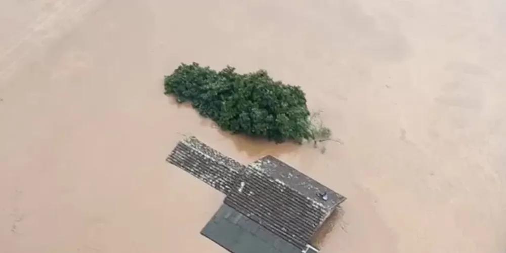 A Defesa Civil computava cerca de 5 mil pessoas desalojadas no Rio Grande do Sul