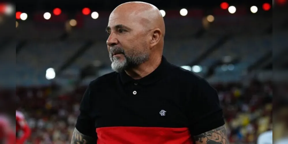 Jorge Sampaoli assinou contrato com o Flamengo em 17 de abril, dirigiu a equipe em 39 jogos e usou 39 escalações diferentes