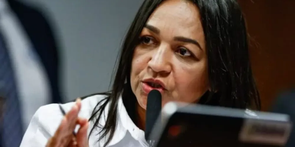 Senadora Eliziane Gama afirmou que já existem “fortes condições” de pedir o indiciamento do ex-presidente Jair Bolsonaro (PL) ao fim do colegiado