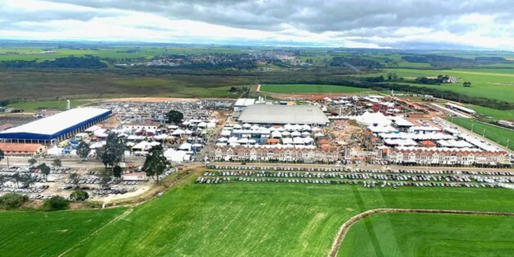 Evento reuniu mais de 275 empresas expositoras em Castro