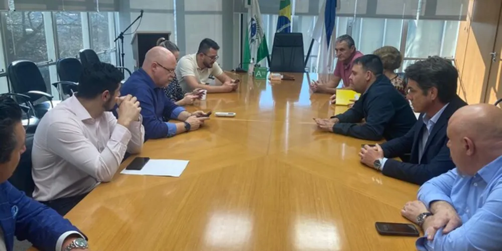 A reunião ocorreu na Prefeitura de Ponta Grossa e trouxe novas perspectivas para a regularização fundiária da cidade.