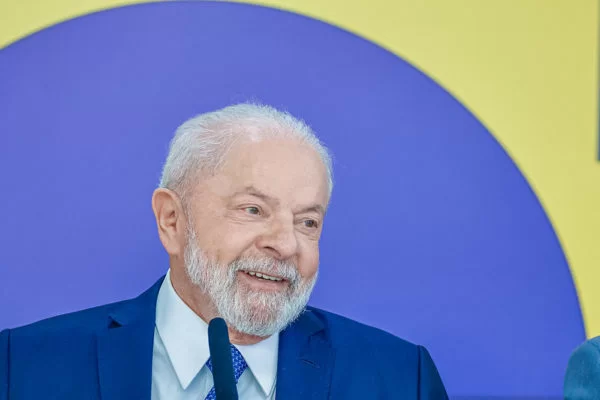 Lula assinou a medida provisória (MP) que prevê a taxação de fundos exclusivos, conhecido como fundos dos “super-ricos”