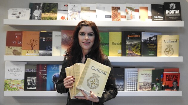 Renata Regis Florisbelo é uma das escritoras participantes