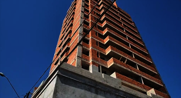 Prédio em construção fica na avenida Anita Garibaldi