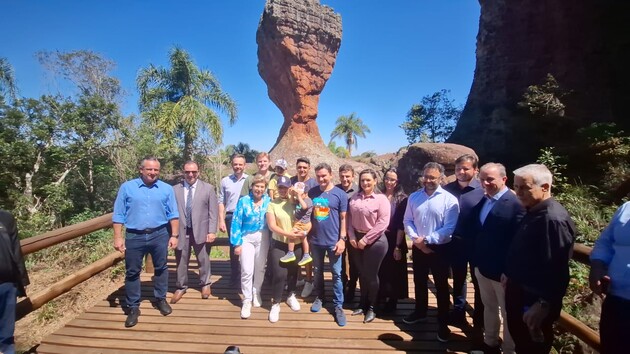 Lideranças durante visita à Taça do Parque Estadual de Vila Velha