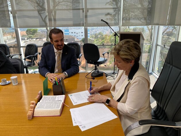 O protocolo de intenções foi assinado nesta quarta-feira (13) pela prefeita Elizabeth Schmid