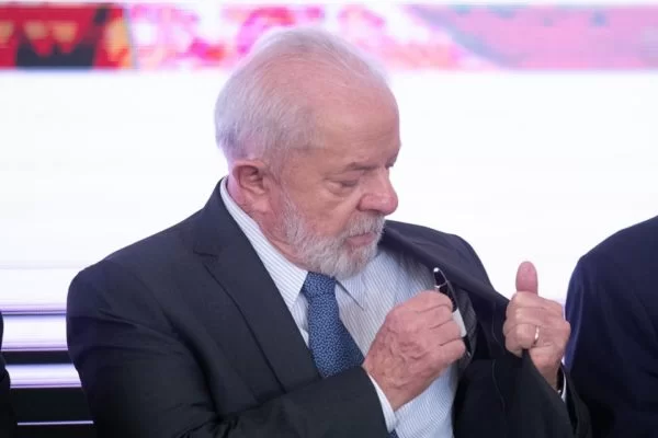 Os itens vetados por Lula são o inciso 3 do artigo 7 do projeto