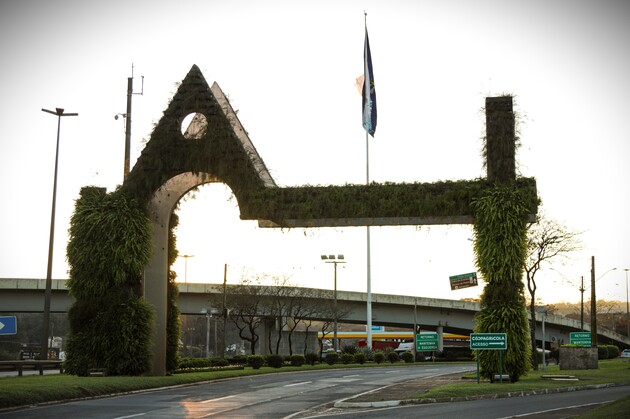 'Portal de Entrada' de Ponta Grossa, localizado na BR-376