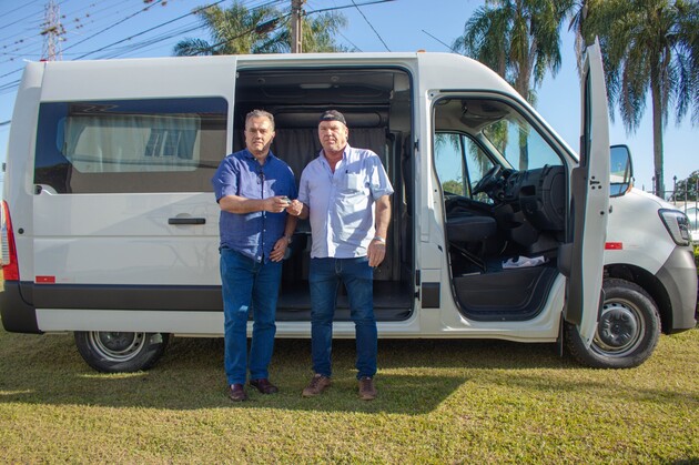 A van foi conquistada através do então deputado estadual Plauto Miró Guimarãe