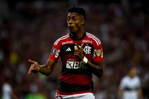 Bruno Henrique decide e deixa o Flamengo em vantagem para o próximo jogo