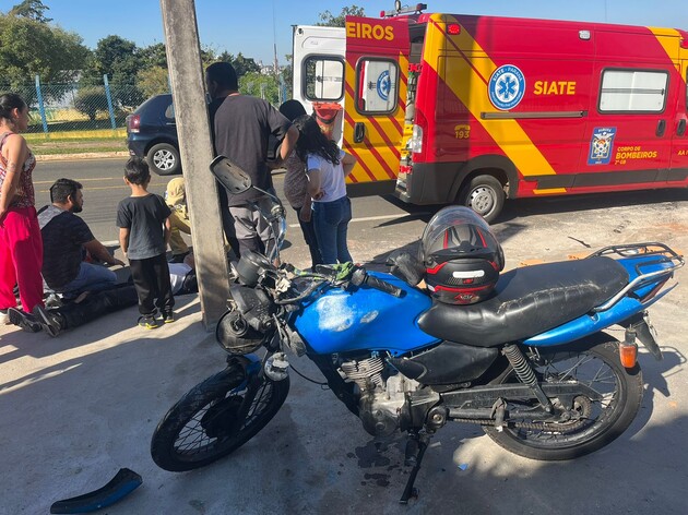 Motociclista teve ferimentos no braço e foi levado à UPA Santa Paula