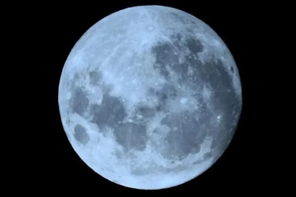 Superlua é o nome popular da Lua cheia ou nova