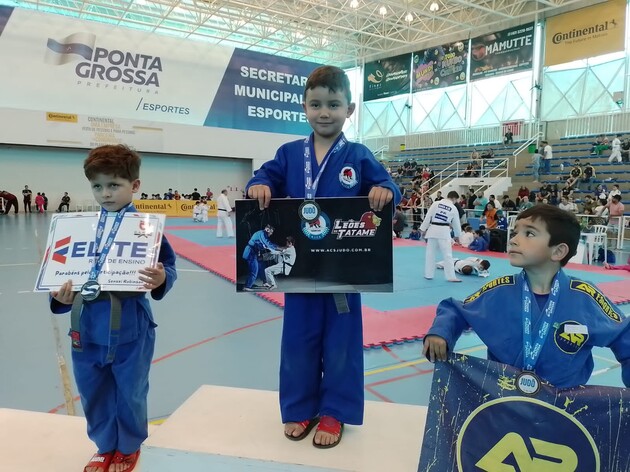 A equipe contou com a participação de 51 atletas