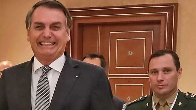 Ex-presidente Jair Bolsonaro com o delator tenente-coronel Mauro Cid