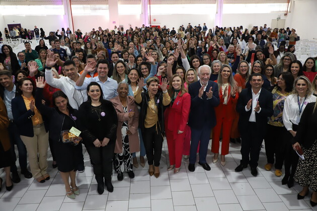 Caravana Paraná Unido Pelas Mulheres contou com grande adesão em todo o Estado