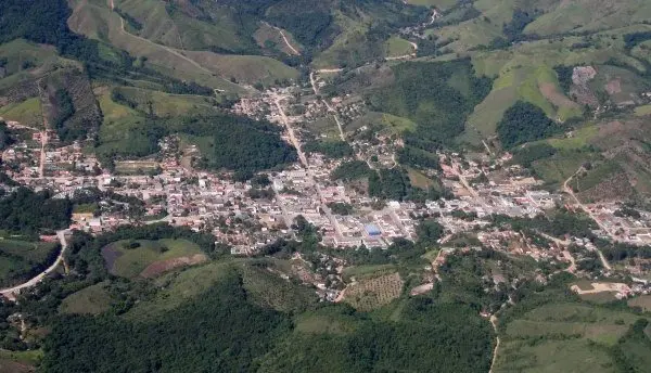 Destino da viagem era a cidade de Cerro Azul, no Vale do Ribeira