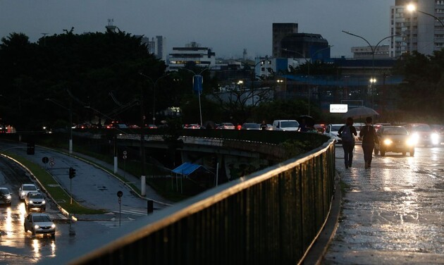 O Inmet prevê que, no Brasil, as rajadas de vento mais intensas devem alcançar os 80 km/h