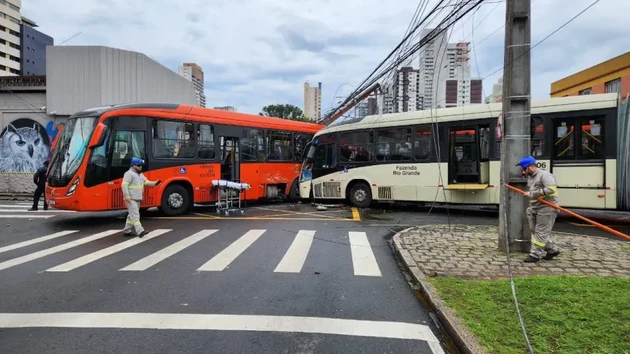 Acidente aconteceu na manhã deste sábado (09)