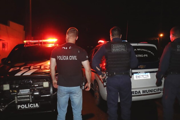 A Polícia Civil e a Guarda Municipal de Castro prenderam um homem de 43 anos que estava foragido