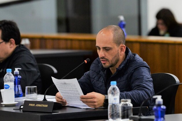 Professor Jonathan (Podemos) reforçou compromisso com a instituição
