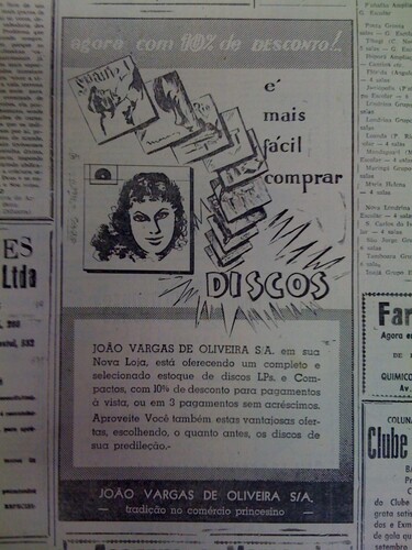 Um dos estabelecimentos varejistas mais tradicionais da história de Ponta Grossa, as Lojas João Vargas de Oliveira, anunciou a venda de discos de vinil no JM do dia 25 de agosto de 1962