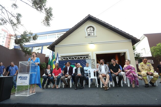 A solenidade contou com a presença da prefeita Elizabeth Schmidt, do secretário municipal de Cultura, Alberto Portugal e convidados